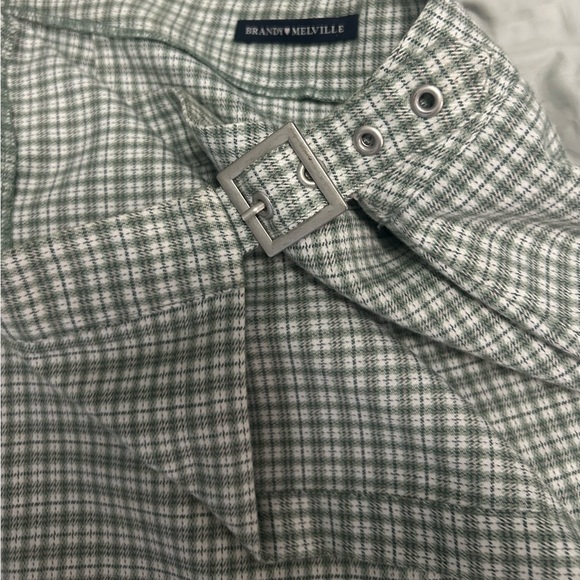 The cutest brandy Melville plaid mini skirt - Picture 4 of 6